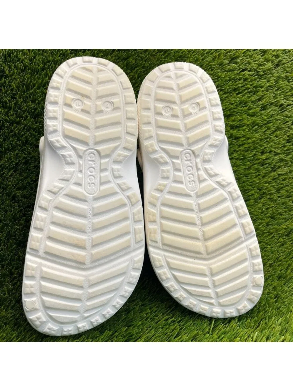 Crocs Specialist II Vent Clog Mens Size 9 White Beach Outdoor Slip On Sandals
